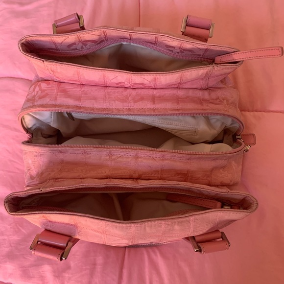 Authentic Pink Chanel Satchel. - Picture 12 of 15